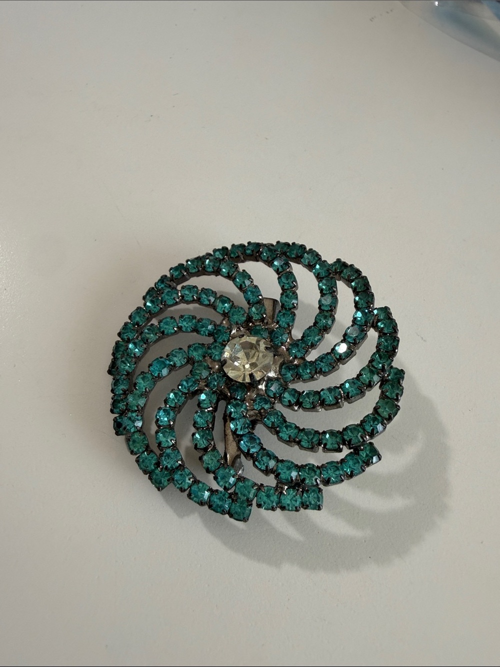 Vintage-Inspired Emerald Green Crystal Swirl Brooch